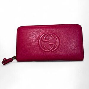 GUCCI Pebbled Leather Soho Zip Around Interlocking G Logo Long Wallet - Pink